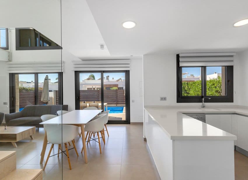 3 slaapkamer Villa te koop in Vistabella met zwembad - € 379.000 (Ref: 9631470)