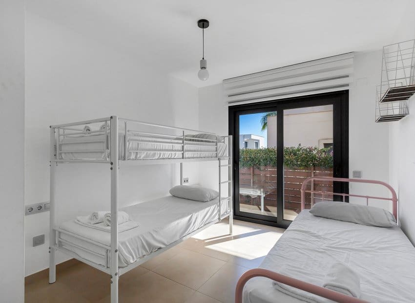 3 slaapkamer Villa te koop in Vistabella met zwembad - € 379.000 (Ref: 9631470)