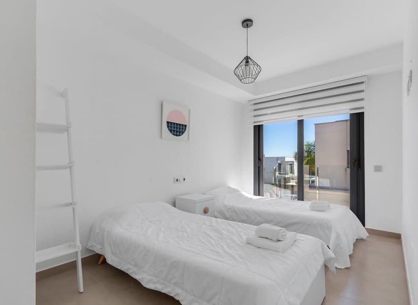 3 slaapkamer Villa te koop in Vistabella met zwembad - € 379.000 (Ref: 9631470)