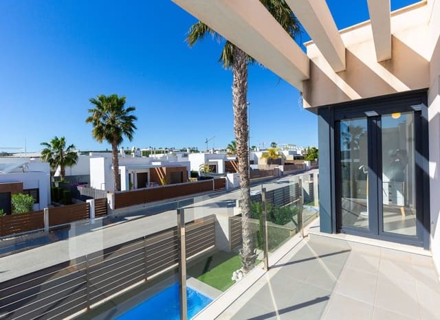 3 slaapkamer Villa te koop in Vistabella, Orihuela met zwembad - € 379.000 (Ref: 9631470)