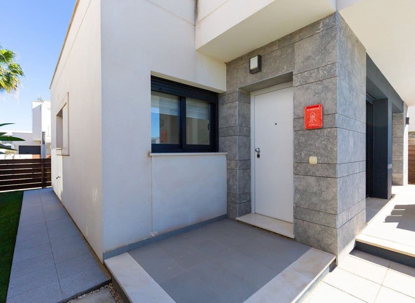 3 slaapkamer Villa te koop in Vistabella met zwembad - € 379.000 (Ref: 9631470)