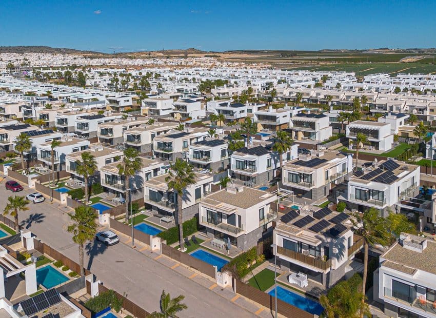 3 slaapkamer Villa te koop in Vistabella met zwembad - € 379.000 (Ref: 9631470)