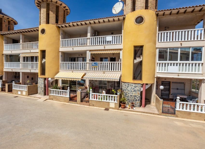 2 soverom Leilighet til salgs i La Zenia med svømmebasseng - € 155 000 (Ref: 9631471)