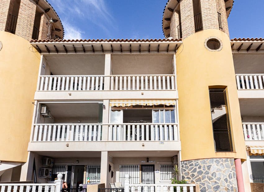 2 soverom Leilighet til salgs i La Zenia med svømmebasseng - € 155 000 (Ref: 9631471)