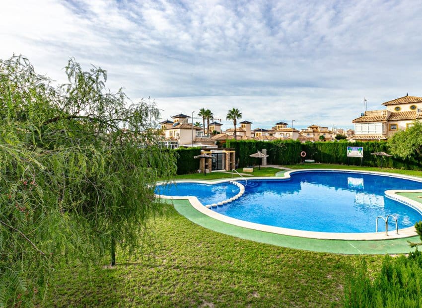 2 soverom Leilighet til salgs i La Zenia med svømmebasseng - € 155 000 (Ref: 9631471)