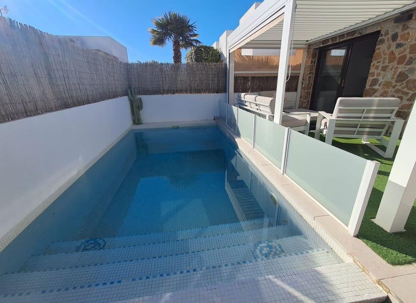 3 chambre Villa/Maison à vendre à Cabo Roig avec piscine - 360 000 € (Ref: 9631472)