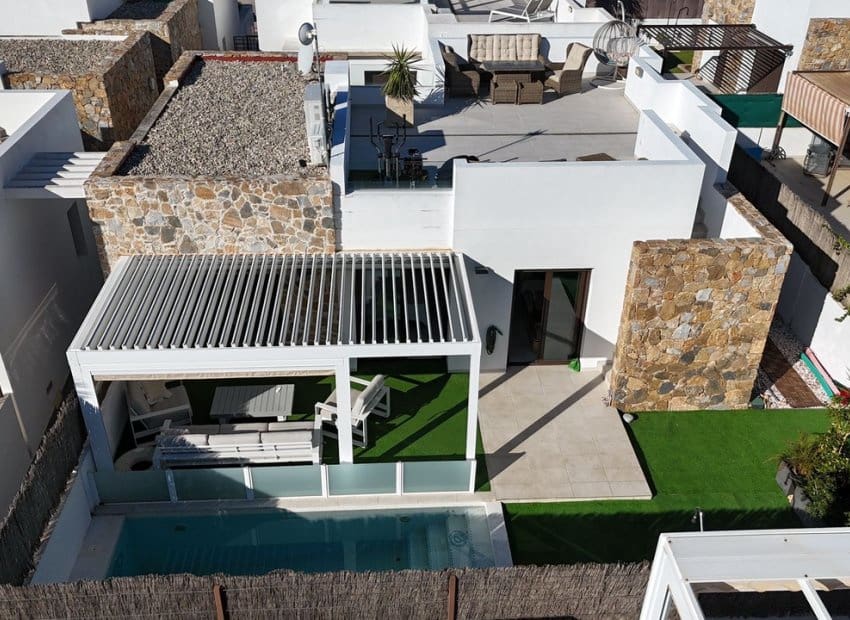 3 chambre Villa/Maison à vendre à Cabo Roig avec piscine - 360 000 € (Ref: 9631472)