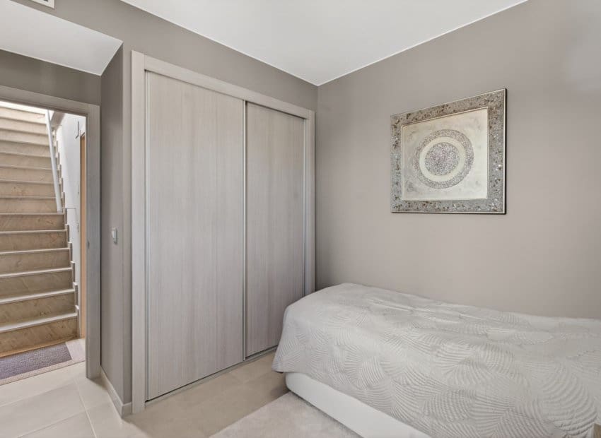 2 soverom Penthouse til salgs i Orihuela Costa med svømmebasseng - € 299 000 (Ref: 9631473)