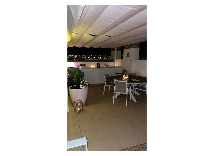 2 soverom Penthouse til salgs i Orihuela Costa med svømmebasseng - € 299 000 (Ref: 9631473)