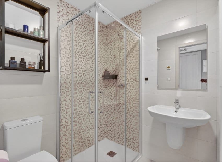 2 soverom Penthouse til salgs i Orihuela Costa med svømmebasseng - € 299 000 (Ref: 9631473)