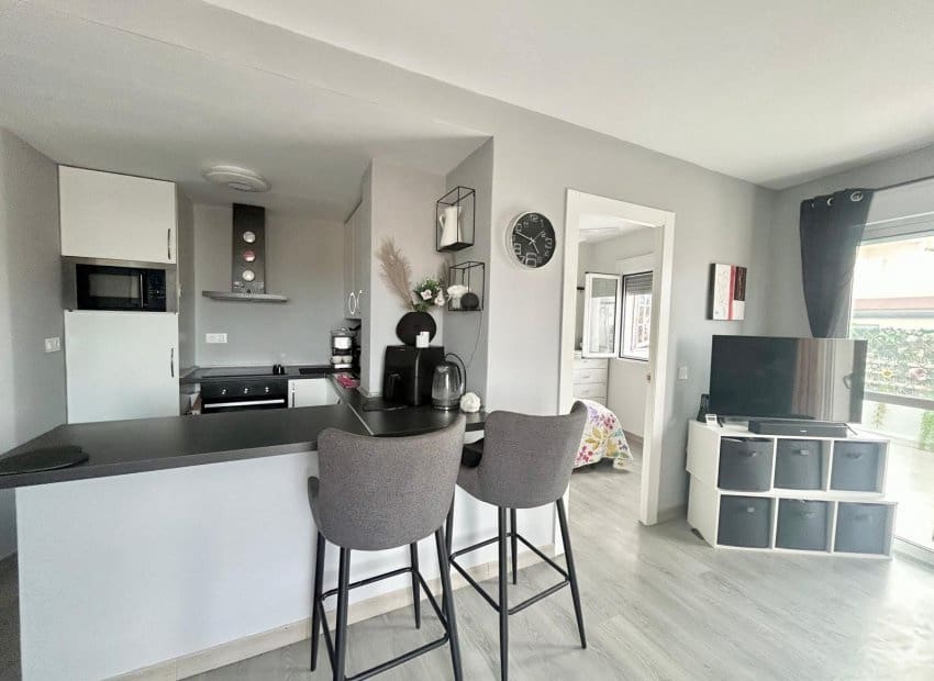 2 soverom Penthouse til salgs i Torrevieja - € 149 950 (Ref: 9631476)