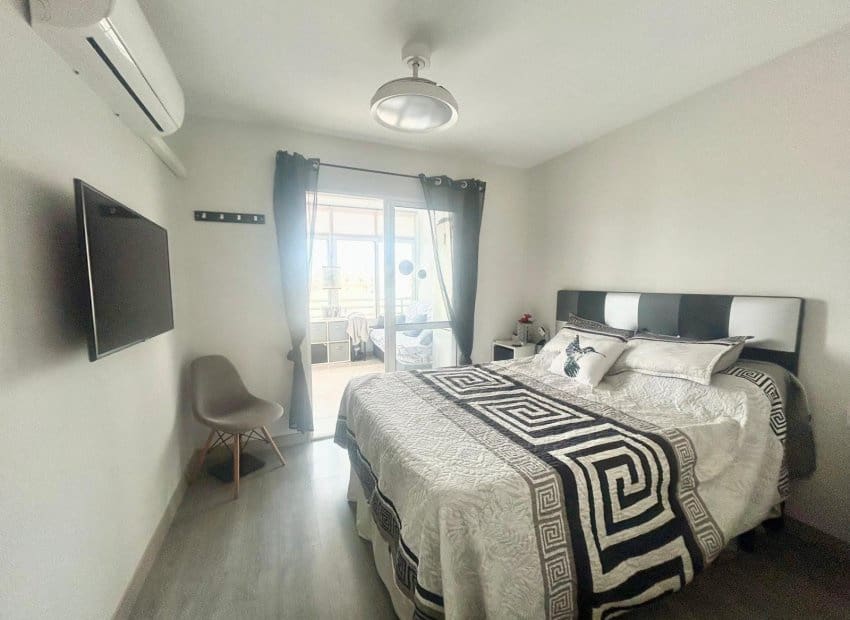 2 soverom Penthouse til salgs i Torrevieja - € 149 950 (Ref: 9631476)