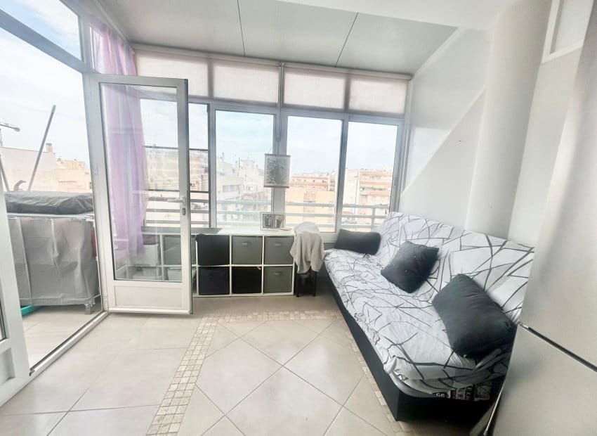 2 soverom Penthouse til salgs i Torrevieja - € 149 950 (Ref: 9631476)