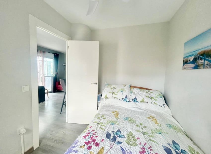 2 soverom Penthouse til salgs i Torrevieja - € 149 950 (Ref: 9631476)