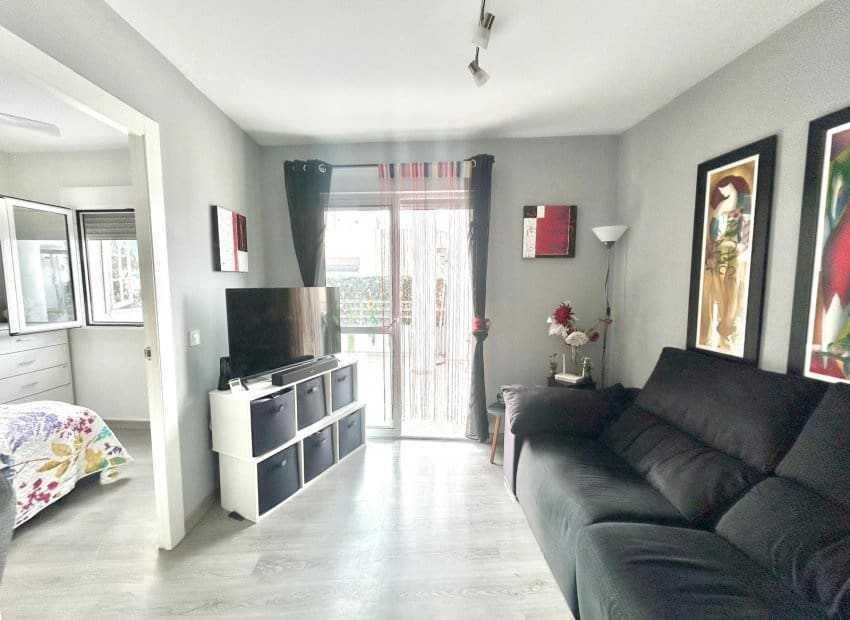 2 soverom Penthouse til salgs i Torrevieja - € 149 950 (Ref: 9631476)