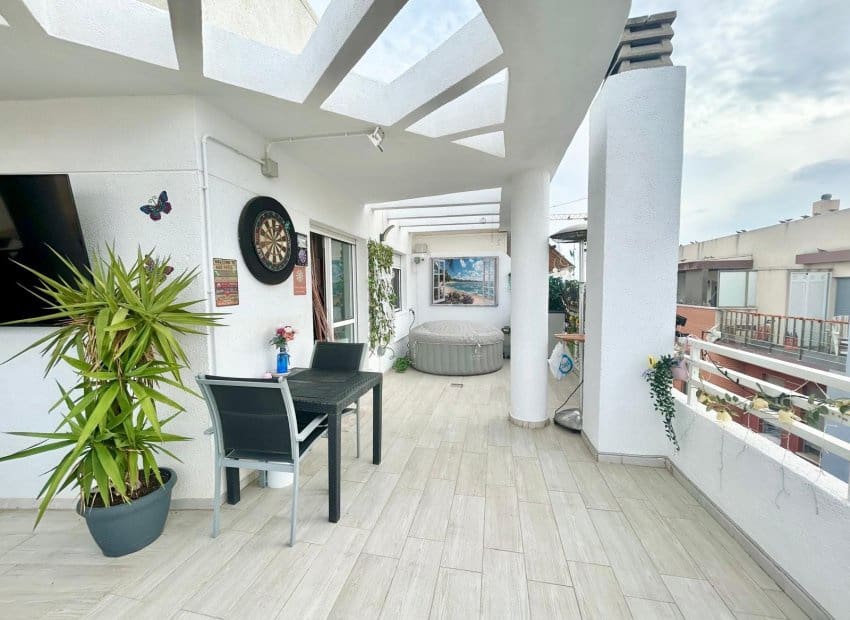 2 soverom Penthouse til salgs i Torrevieja - € 149 950 (Ref: 9631476)