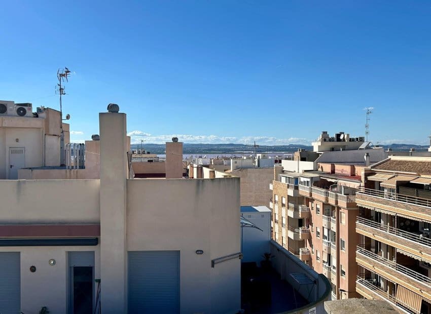 2 soverom Penthouse til salgs i Torrevieja - € 149 950 (Ref: 9631476)