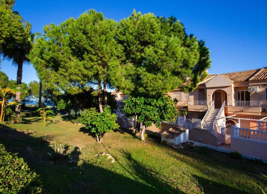 2 bedroom Apartment for sale in Torrevieja with pool - € 149,990 (Ref: 9631479)