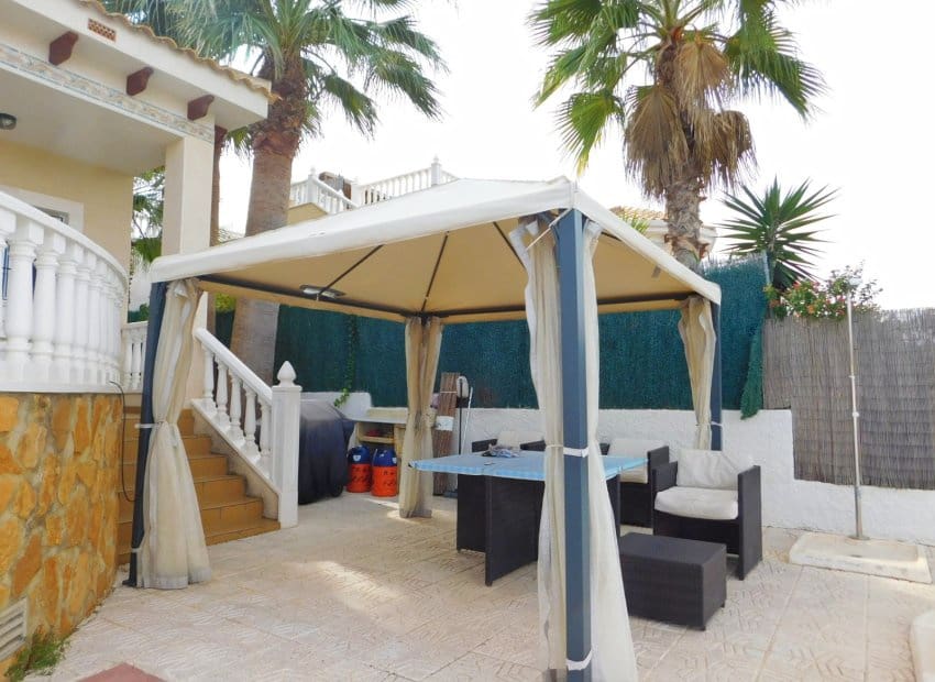 3 bedroom Villa for sale in Bigastro with pool - € 265,000 (Ref: 9635176)