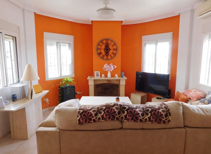 3 bedroom Villa for sale in Bigastro with pool - € 265,000 (Ref: 9635176)