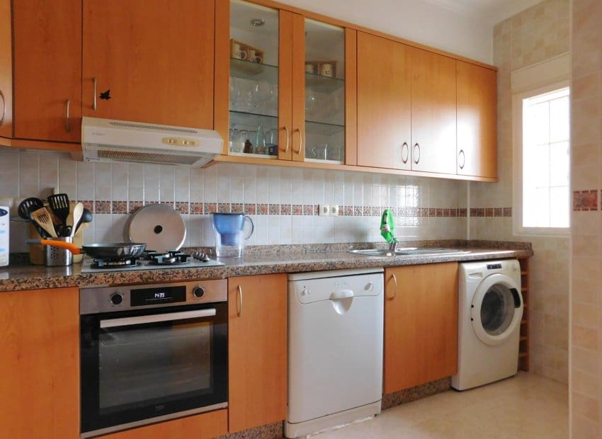 3 bedroom Villa for sale in Bigastro with pool - € 265,000 (Ref: 9635176)