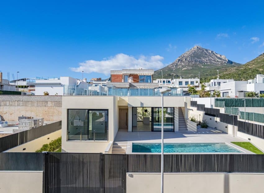 4 sovrum Villa till salu i Polop med pool - 970 000 € (Ref: 9640602)