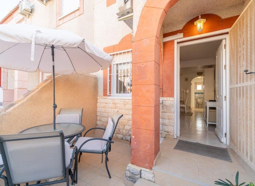 2 quarto Casa em Banda para venda em Playa Flamenca com piscina - 195 000 € (Ref: 9640612)