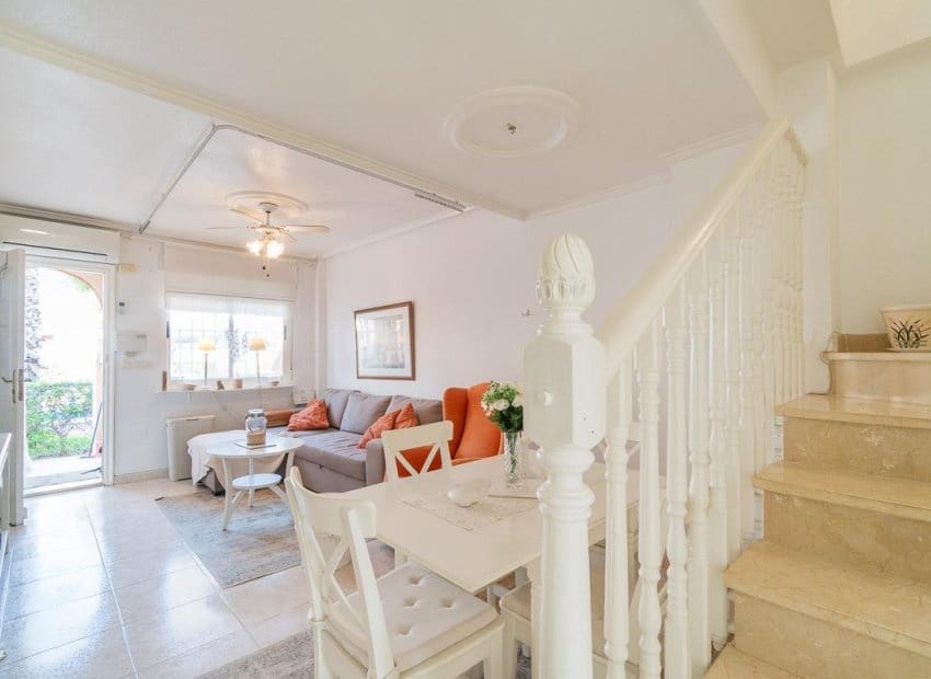 2 quarto Casa em Banda para venda em Playa Flamenca com piscina - 195 000 € (Ref: 9640612)