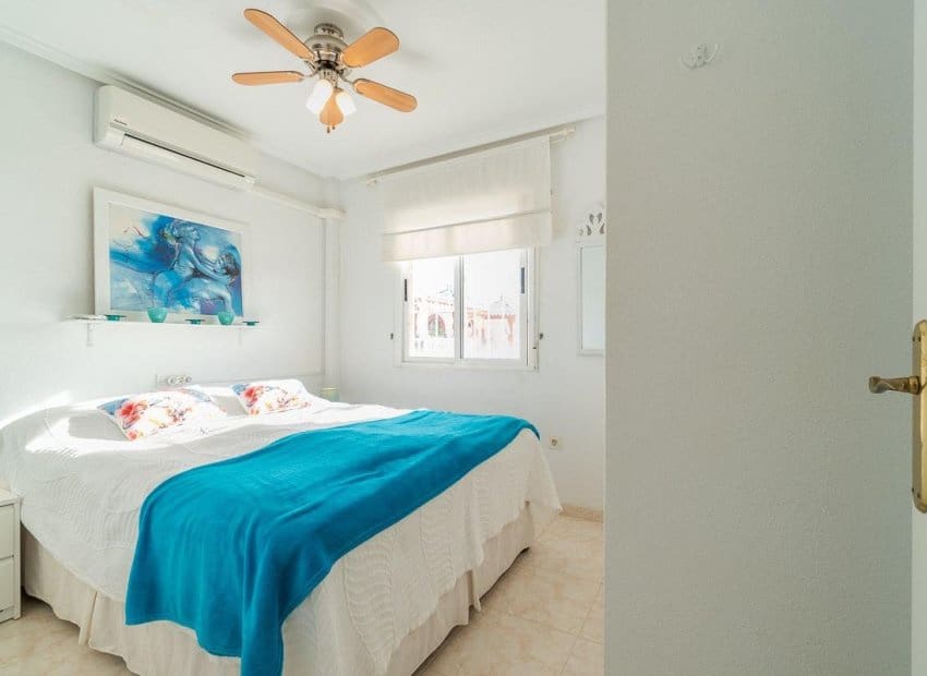 2 quarto Casa em Banda para venda em Playa Flamenca com piscina - 195 000 € (Ref: 9640612)