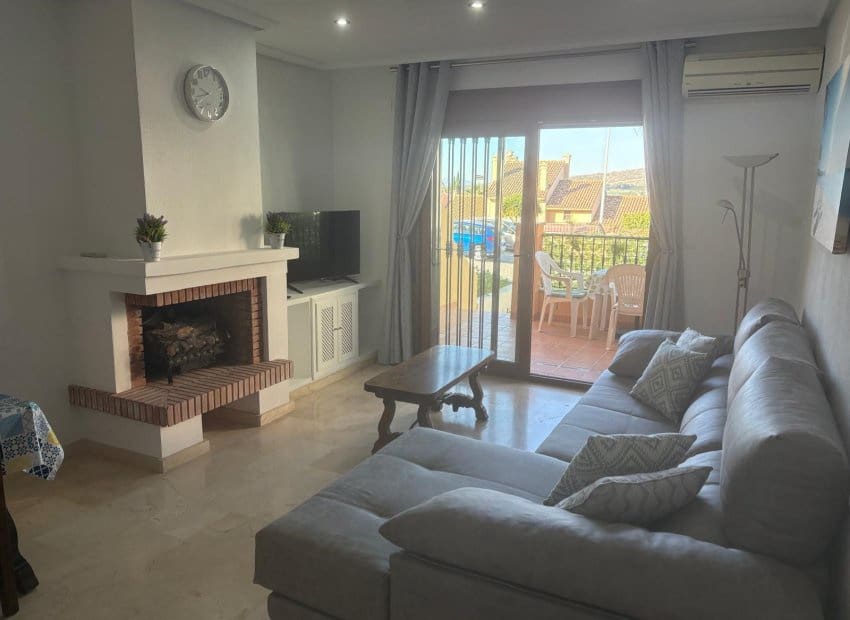 Casa de 3 habitaciones en Algorfa en venta con piscina - 249.000 € (Ref: 9640629)