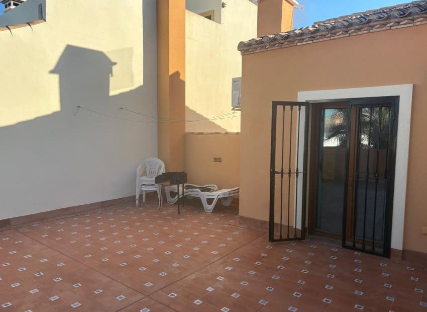 Casa de 3 habitaciones en Algorfa en venta con piscina - 249.000 € (Ref: 9640629)