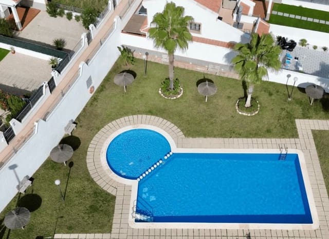 3 makuuhuone Omakotitalo myytävänä paikassa San Miguel de Salinas - 229 000 € (Ref: 9640631)