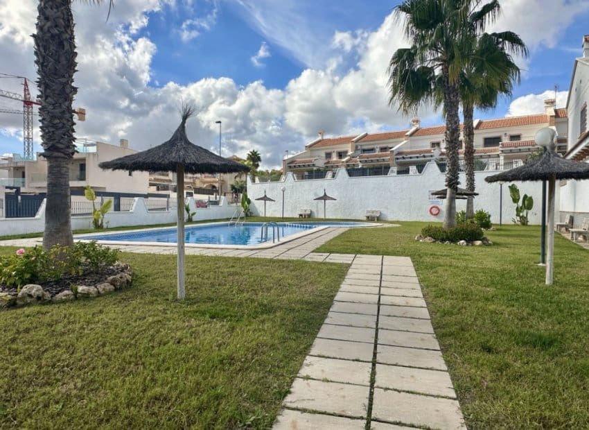 3 makuuhuone Omakotitalo myytävänä paikassa San Miguel de Salinas - 229 000 € (Ref: 9640631)