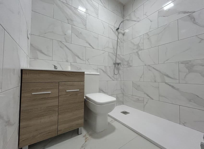 2 Zimmer Apartment zu verkaufen in San Miguel de Salinas mit Pool - 155.000 € (Ref: 9646067)