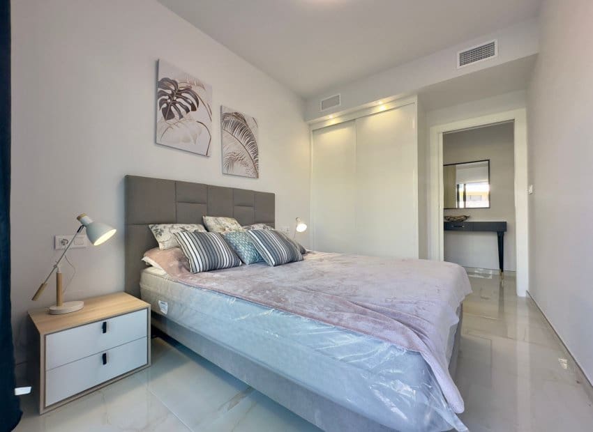 3 chambre Appartement à vendre à Playa Flamenca avec piscine - 589 900 € (Ref: 9649889)