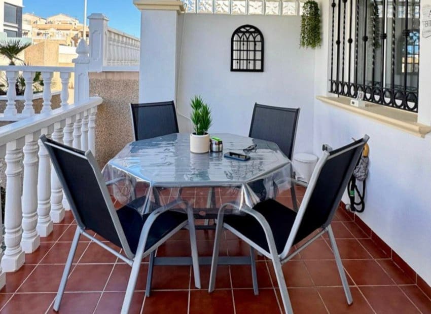 2 bedroom Apartment for sale in Orihuela Costa with pool - € 174,900 (Ref: 9649891)