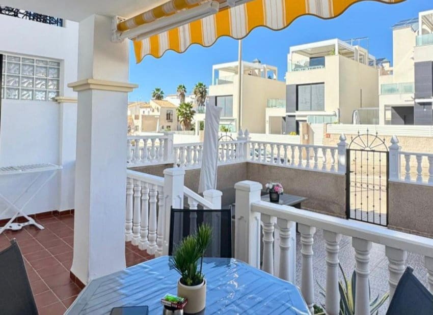 2 bedroom Apartment for sale in Orihuela Costa with pool - € 174,900 (Ref: 9649891)