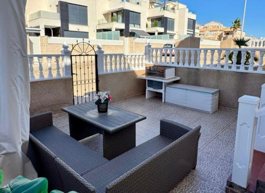 2 bedroom Apartment for sale in Orihuela Costa with pool - € 174,900 (Ref: 9649891)