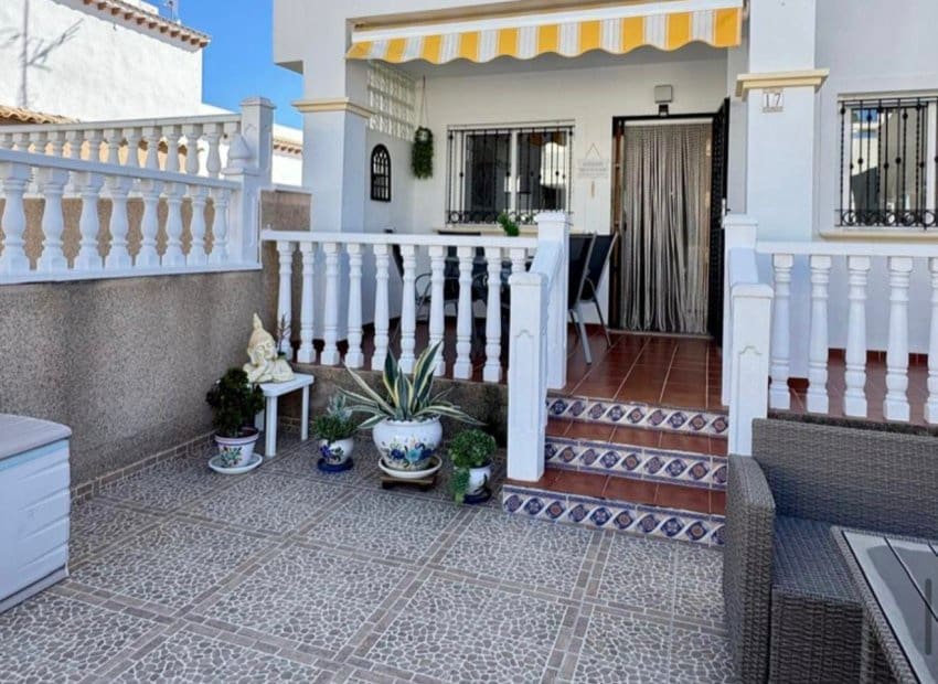 2 bedroom Apartment for sale in Orihuela Costa with pool - € 174,900 (Ref: 9649891)
