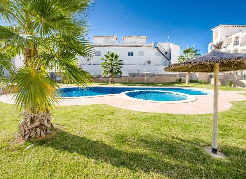 2 bedroom Apartment for sale in Orihuela Costa with pool - € 174,900 (Ref: 9649891)