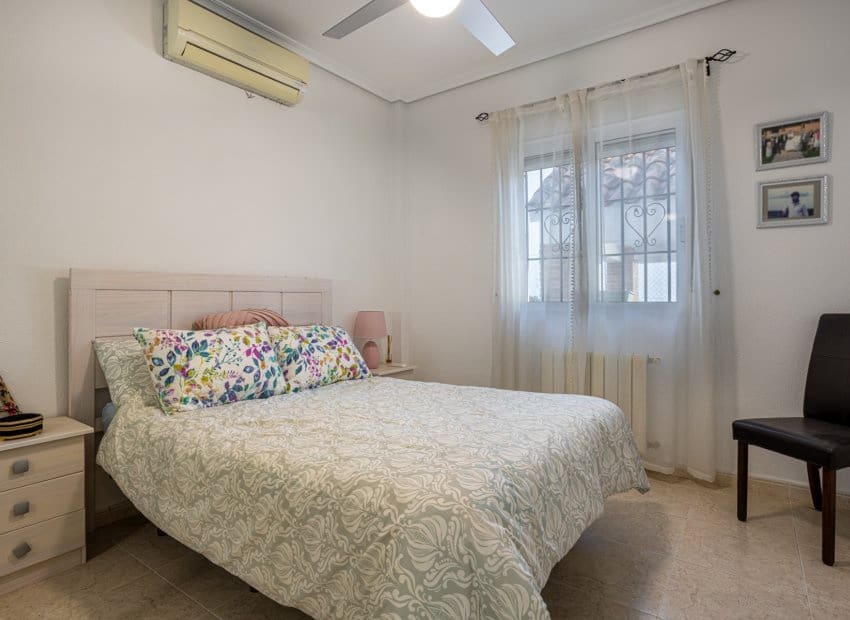 3 sovrum Villa till salu i Bigastro - 295 000 € (Ref: 9649892)