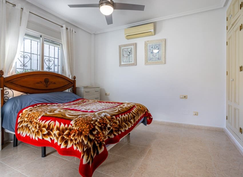 3 sovrum Villa till salu i Bigastro - 295 000 € (Ref: 9649892)