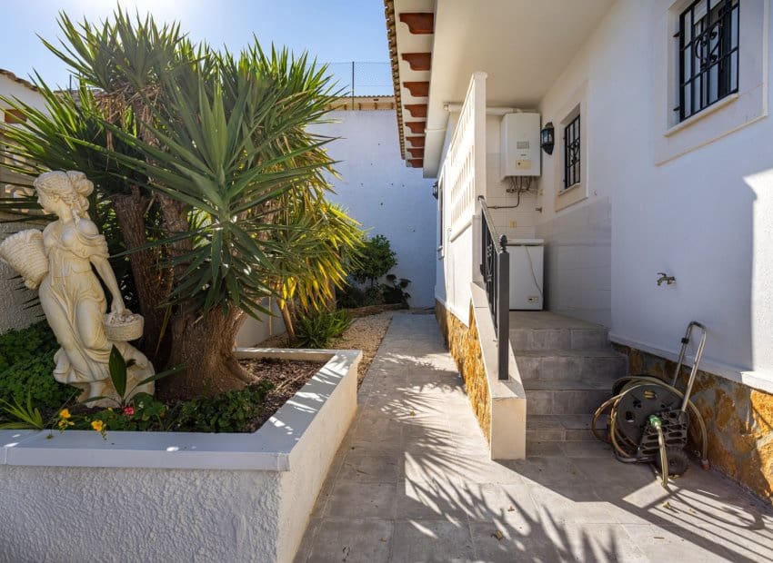 3 sovrum Villa till salu i Bigastro - 295 000 € (Ref: 9649892)