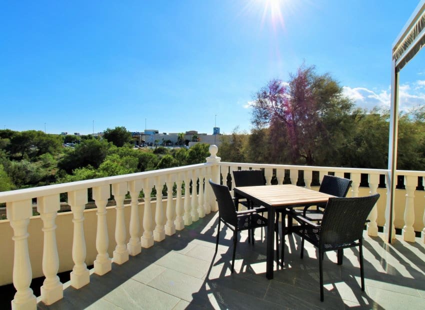 4 sovrum Villa till salu i Playa Flamenca med pool - 379 000 € (Ref: 9649894)