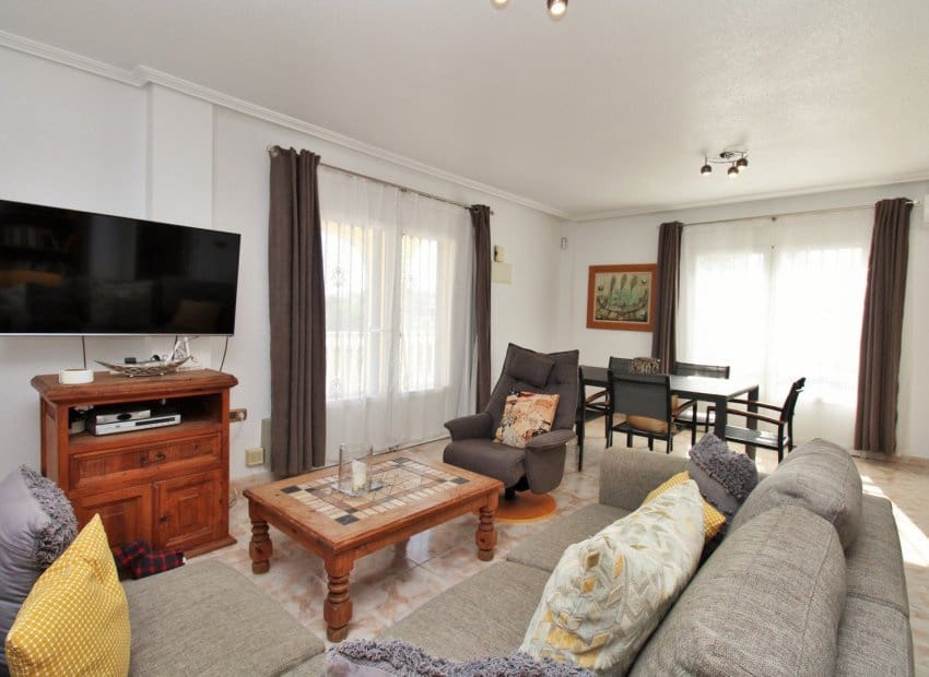 4 sovrum Villa till salu i Playa Flamenca med pool - 379 000 € (Ref: 9649894)