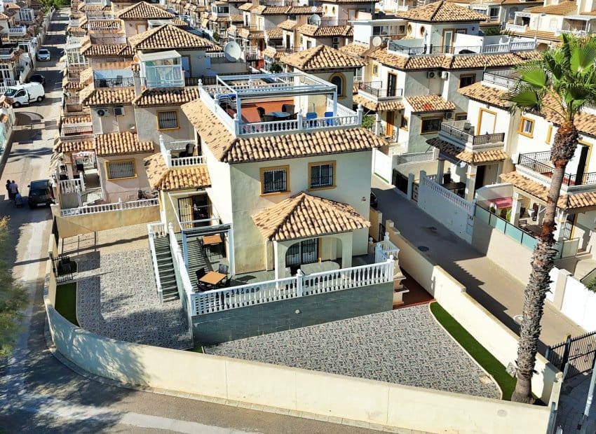 4 sovrum Villa till salu i Playa Flamenca med pool - 379 000 € (Ref: 9649894)