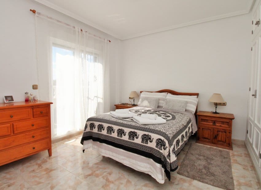 4 sovrum Villa till salu i Playa Flamenca med pool - 379 000 € (Ref: 9649894)