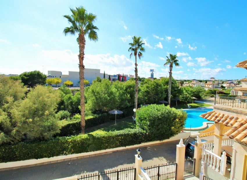 4 sovrum Villa till salu i Playa Flamenca med pool - 379 000 € (Ref: 9649894)