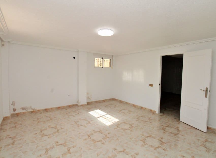 4 sovrum Villa till salu i Playa Flamenca med pool - 379 000 € (Ref: 9649894)