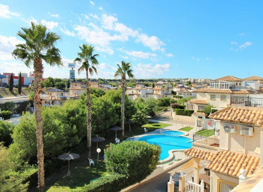 4 sovrum Villa till salu i Playa Flamenca med pool - 379 000 € (Ref: 9649894)